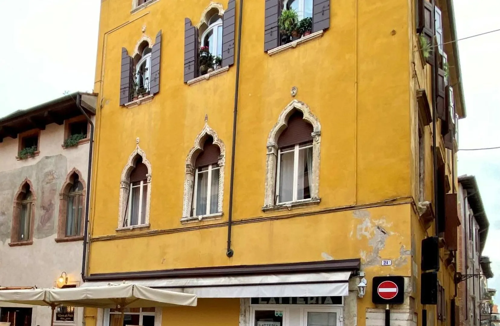 Apartment Ponte Pietra Lovely Home In Verona